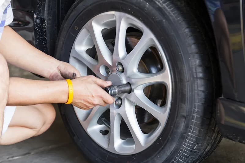 How to fix lug nuts problems