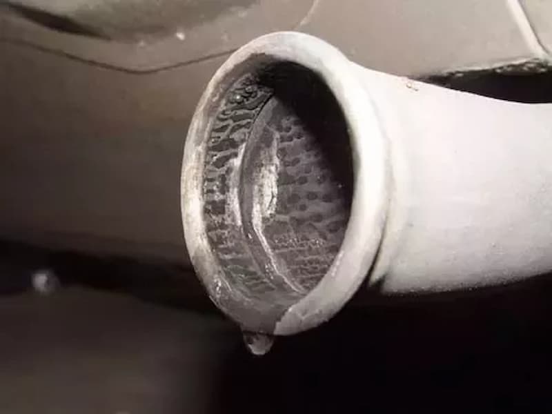 Exhaust pipe leak