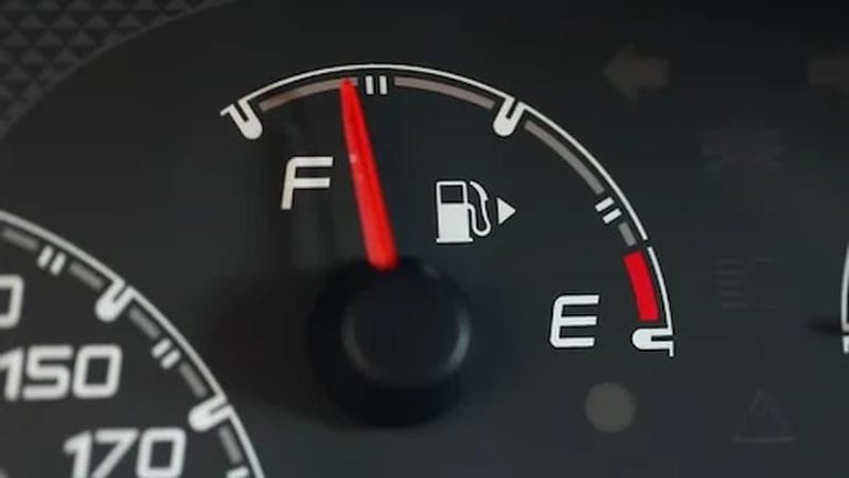 Fuel level sign after refueling