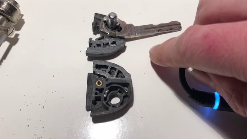 How to fix a Volvo key fob