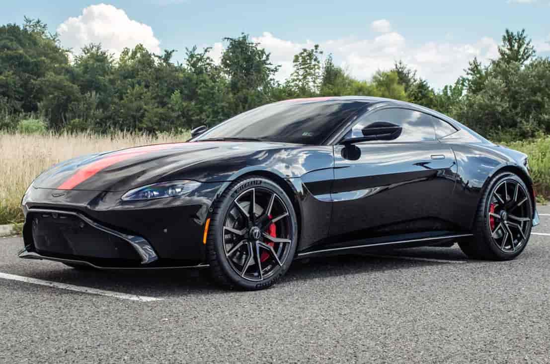 5 Tips for Securing the Best Aston Martin Vantage Lease