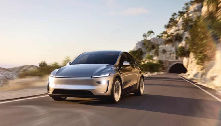 Tesla Model Y RWD 2025