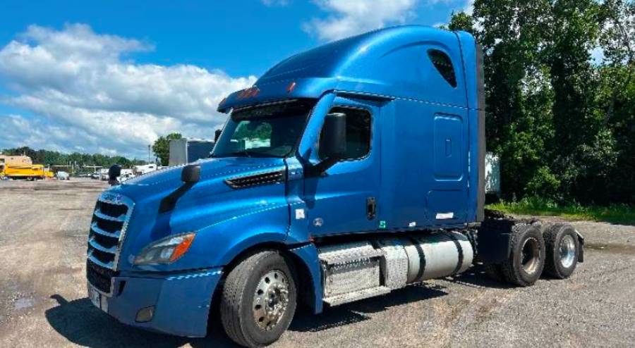 Freightliner Cascadia AC Compressor