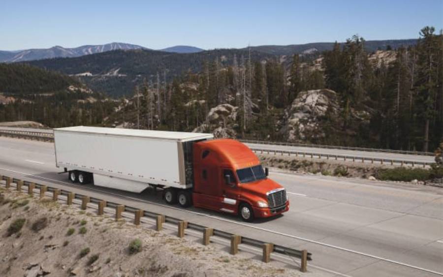Freightliner Cascadia Engine Light On but No Codes